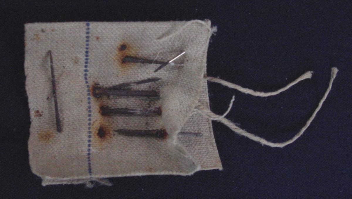 Heavy duty sewing kit - Canterbury Museum